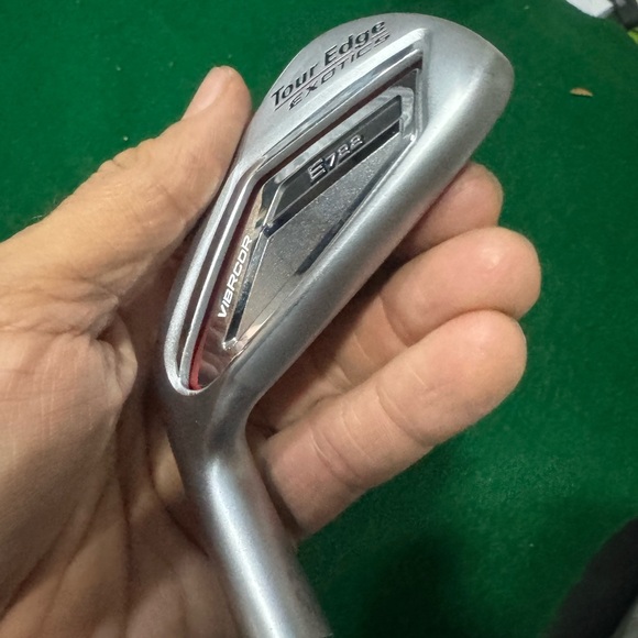 Tour  Edge Iron 7 Heads New 
Available in right and left handed - Picture 12 of 16